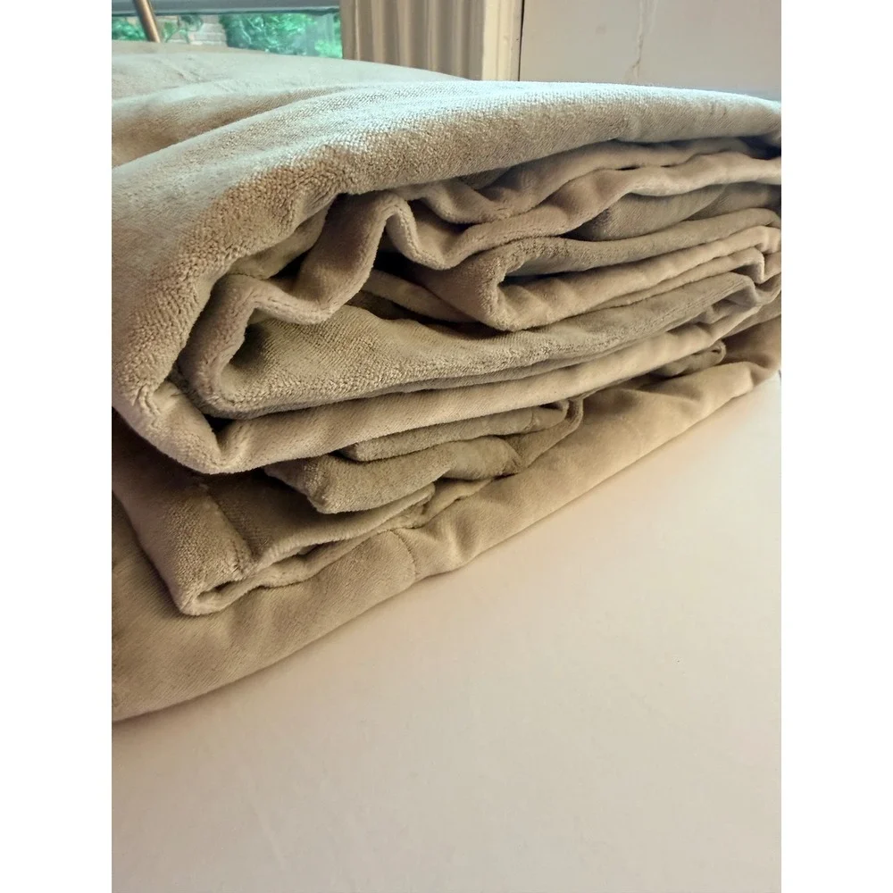 NWOT QUINCE Light Grey Room Darkening Cotton Velvet Modern Luxury Curtain 48x108